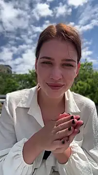 دردشة KikiWatson الجنسية المباشرة