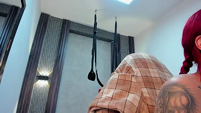 selene_red_ live XXX chat