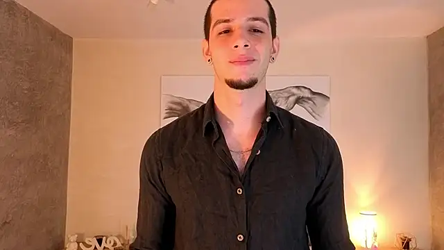 Pokazy przed kamerką – isaacblaze_