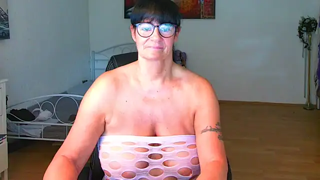 Sylly Live XXX Chat