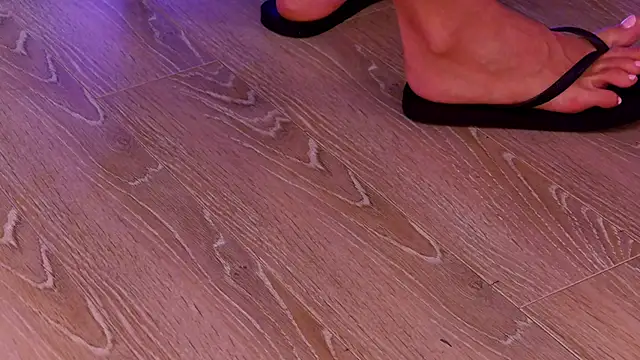 FeetVibe Live XXX Chat