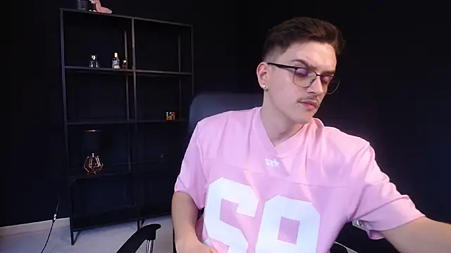 FelixStarkk 网络视讯表演