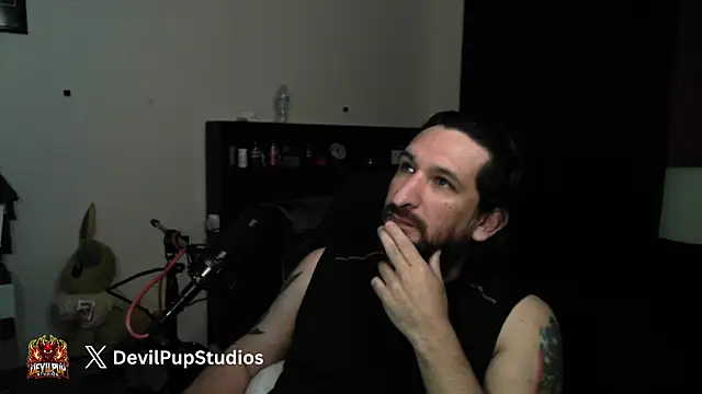 DevilPup75_ Show in webcam