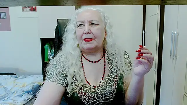 GrannyAlisa Show in webcam