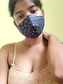 Show modela trinasa na web-kameri