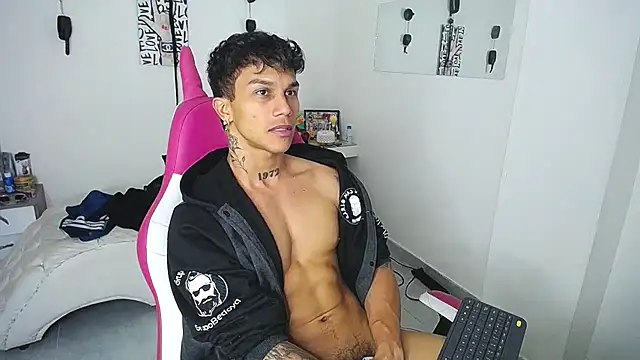 Онлайн чат XXX Leonard_Price