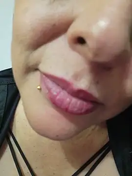 Gina_Myers Adlı Modelin Canlı XXX Sohbeti