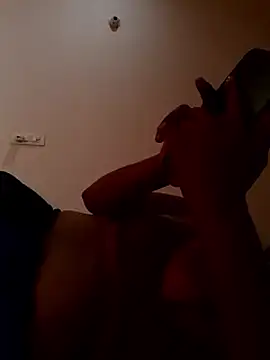 Chat soba uživo modela Ipsita-bold