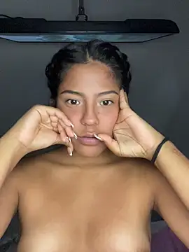 LeahBar's Webcam Show