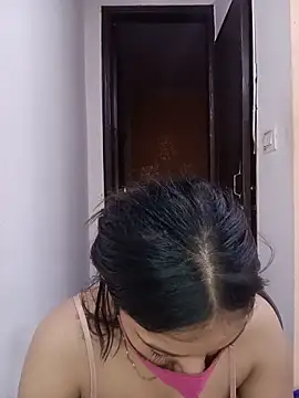 Cute_Rakhi8 Adlı Modelin Web Kamerası Şovu