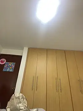 Mia_Kiss27 Live chatroom