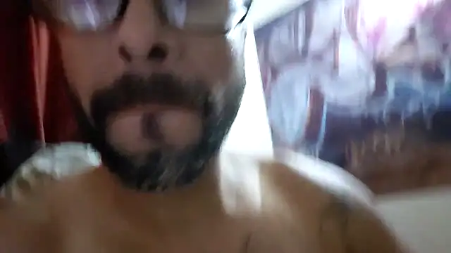 Forbidden_daddy élő XXX-chatje