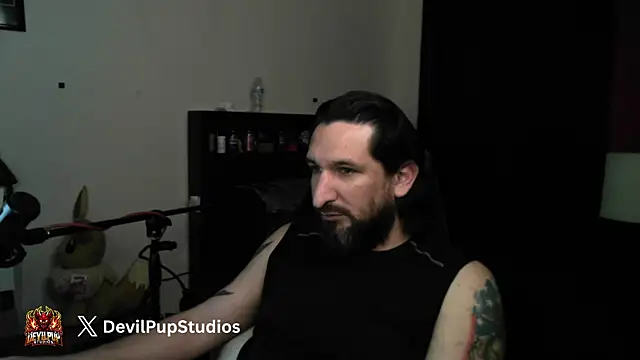 DevilPup75_: διαδικτυακό σόου στην κάμερα