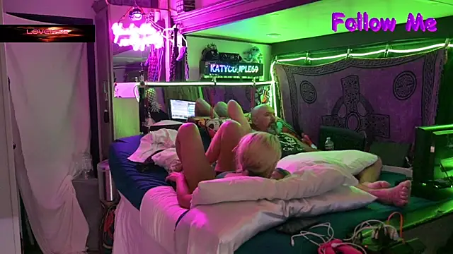 Онлайн чат XXX Katycouple69