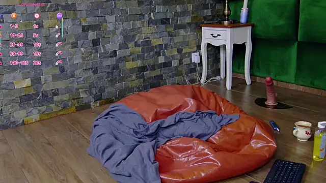 Chat +18 de SelenSummer ao vivo