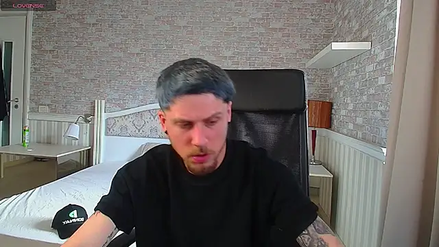 JonahShawのウェブカメラショー