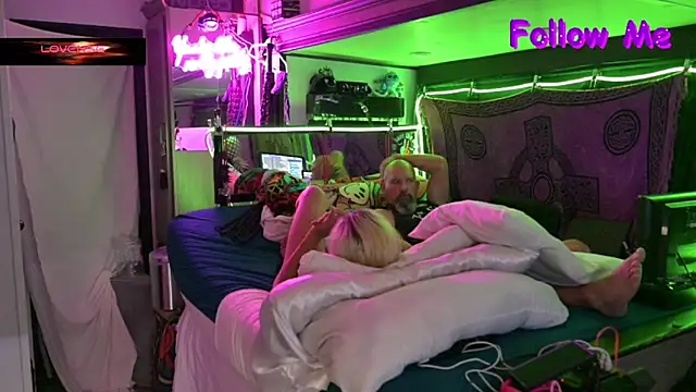 Katycouple69's Live XXX Chat