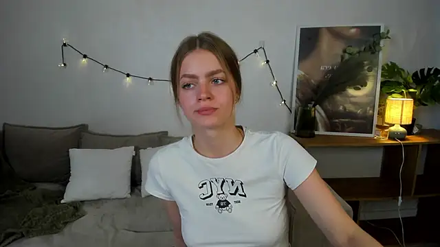 Онлайн чат XXX HoneyEmilly