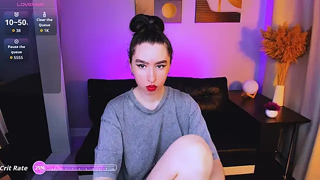 Lily_xBabe Adlı Modelin Canlı XXX Sohbeti