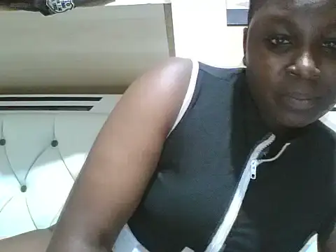 Sala de chat ao vivo de Queenbella780