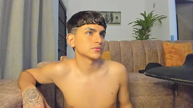 LyamBigCock Adlı Modelin Web Kamerası Şovu