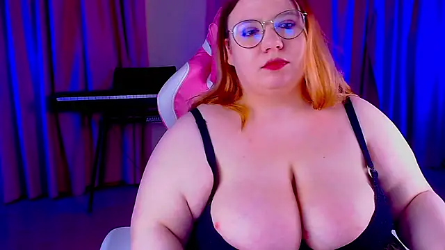 Ariakashi élő XXX-chatje