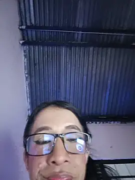 DaslyTsRoze webcam show