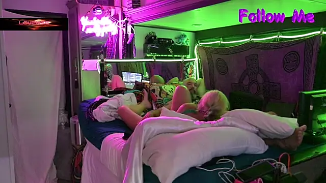 แชท XXX สดของ Katycouple69