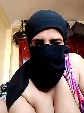 Emita-sexy69's Webcam Show