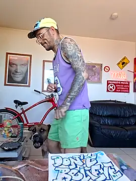 Mr_Graffitimile's Live XXX Chat