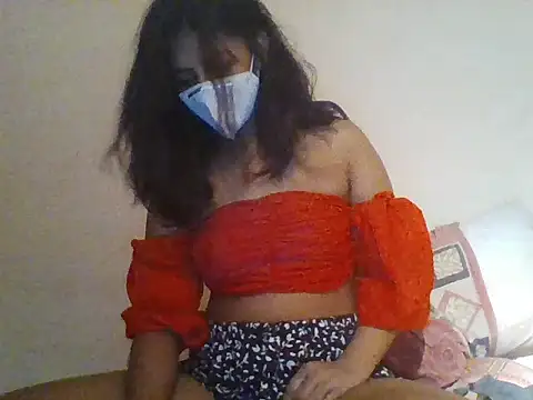 NAUGHTY-RASHI Pertunjukan Webcam
