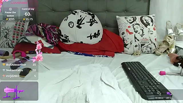 Chat +18 de katysquirtdirty ao vivo