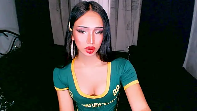xUrGoddess_islaCumsAlotx's Webcam Show