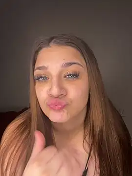 treasurebabii Show in webcam