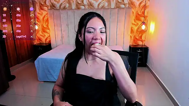 XXX chat uživo modela miichael_black