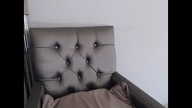 JenniLowen Live XXX-chat