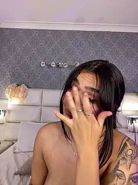 XXX chat uživo modela miadecker