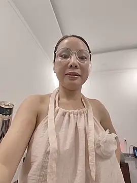 Famrita 即時 XXX 聊天