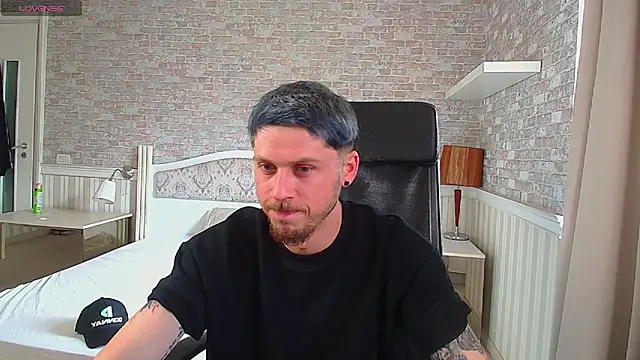 JonahShaw Live XXX-chat