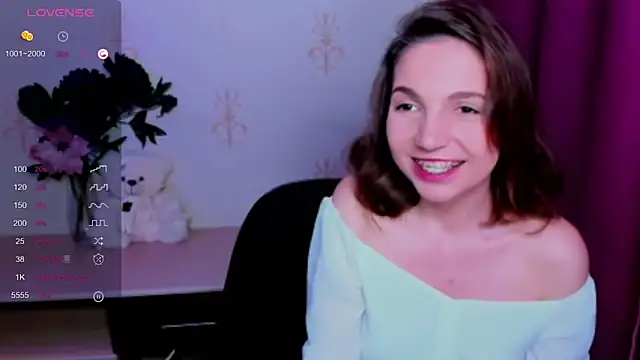 KindHazelHere_ Adlı Modelin Canlı XXX Sohbeti