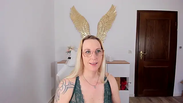 Sally_Secret: απευθείας συνομιλία ΧΧΧ