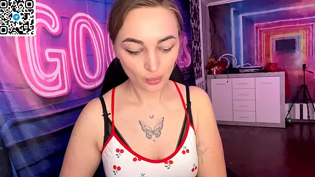 Vellora_'s Live XXX Chat