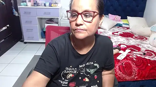 pervert_mommy_'s Live XXX Chat
