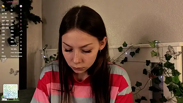 BlushinBloom's Live XXX Chat