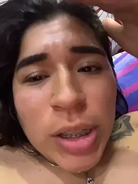 Chat XXX en directo de Minico25