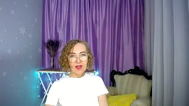 queen_a_n_i's Webcam Show