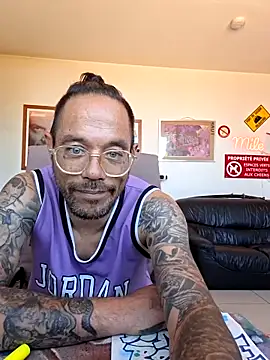 Mr_Graffitimile's Live XXX Chat