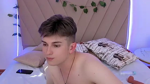 Miless_Cooper Show Webcam