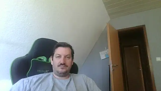 Golffahrer1982's Live XXX Chat