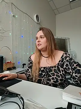 Juicy_PeachLux's Live XXX Chat